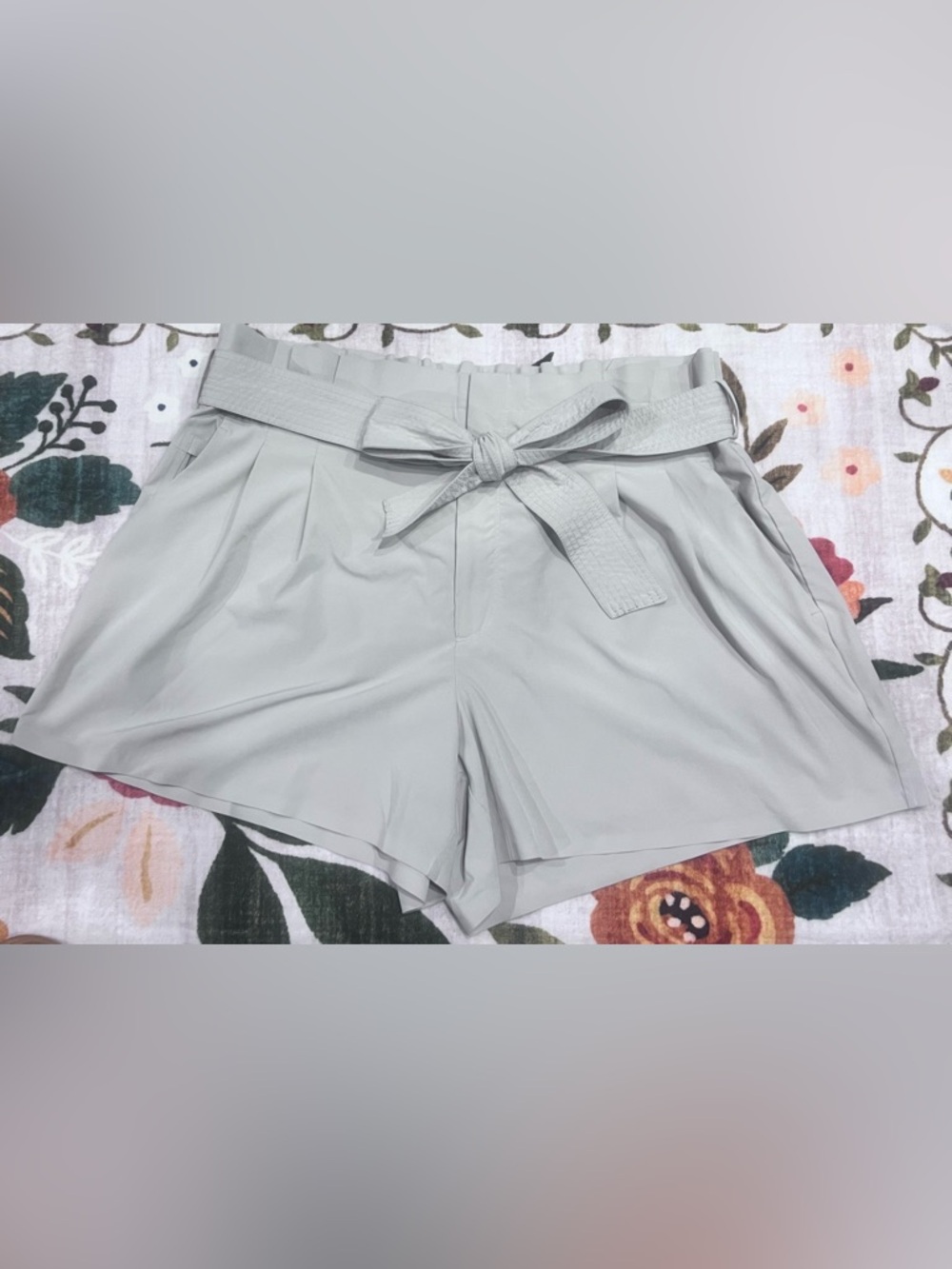 Athleta Light Gray Paperbag-Waist High-Rise Shorts with Tie Belt